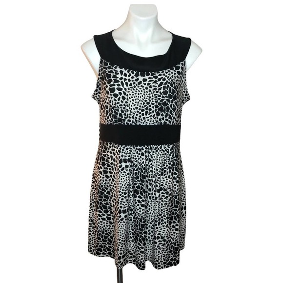 Studio Donatella Dresses & Skirts - NWT Studio Donatella Animal Print Dress Size L